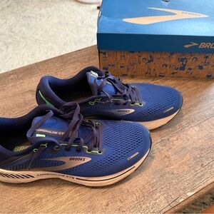 Brooks Men's Adrenaline GTS 22 Supportive Running Shoe